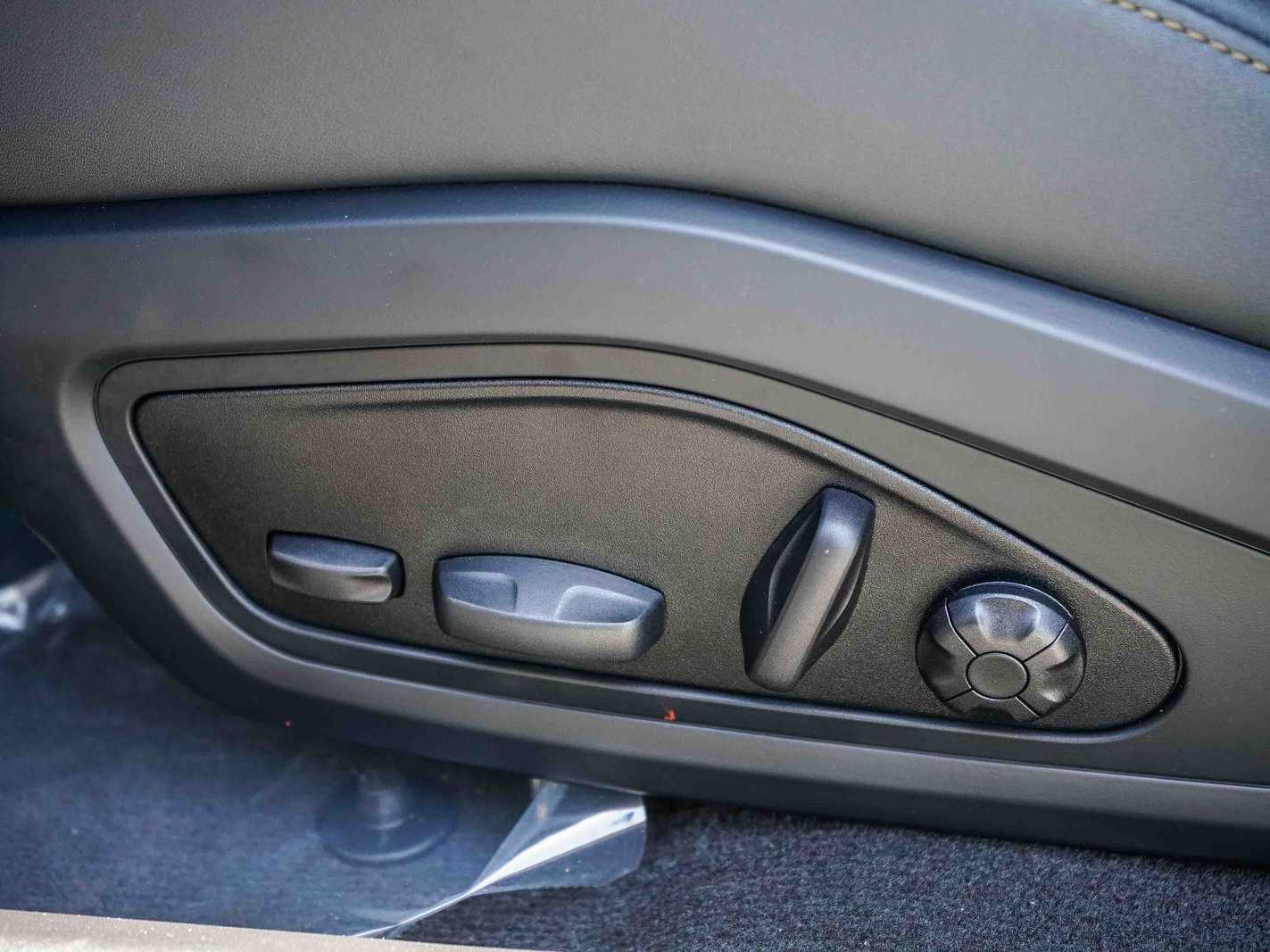 Thumbnail: 2025 Audi RS e-tron GT - 22