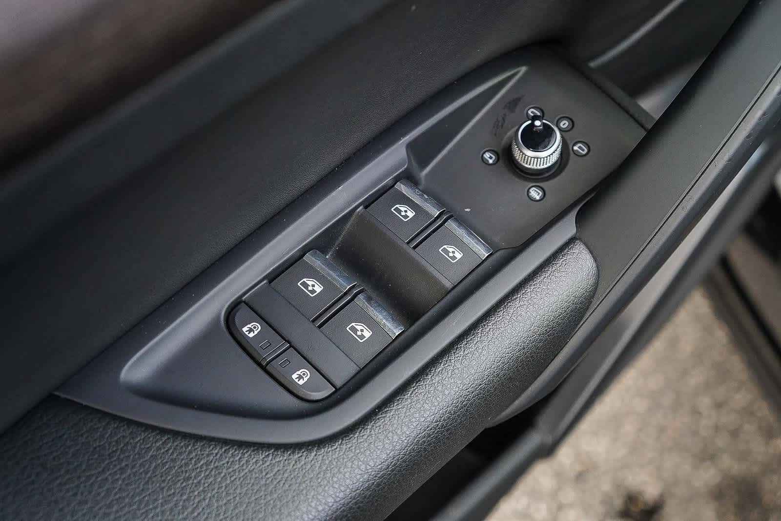 Thumbnail: 2023 Audi Q5 - 23