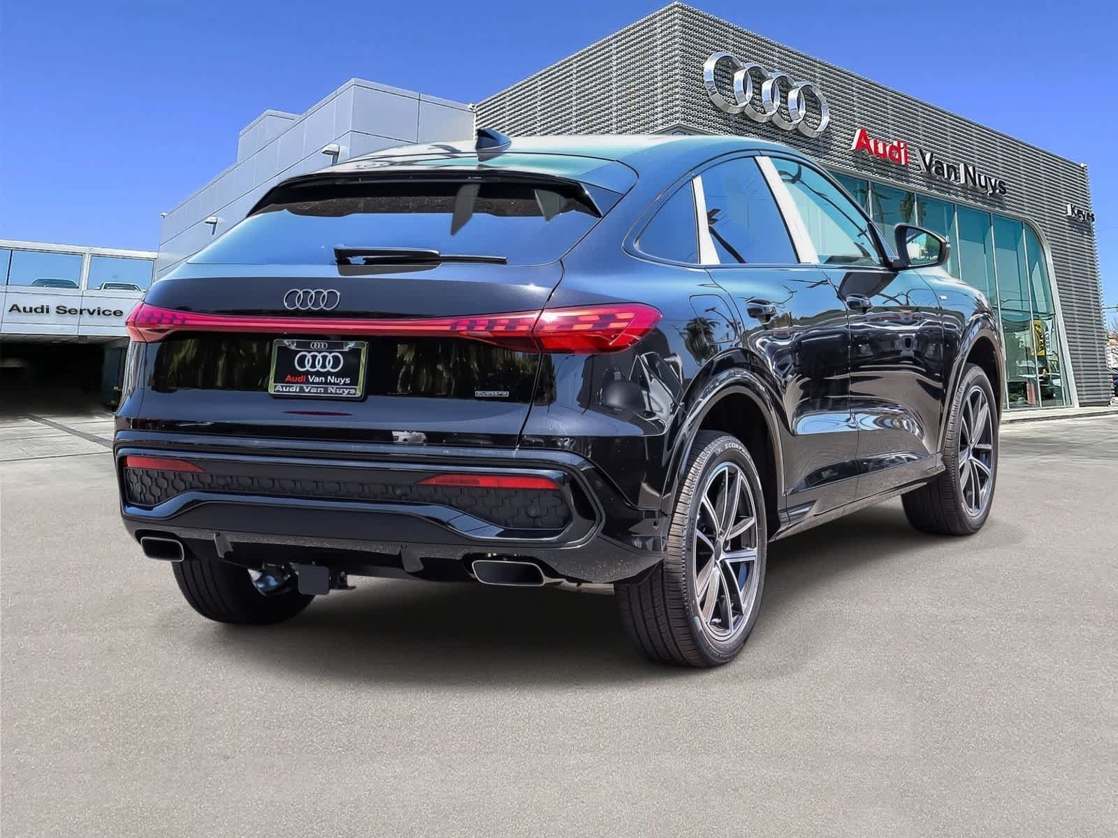 Thumbnail: 2026 Audi Q5 - 4