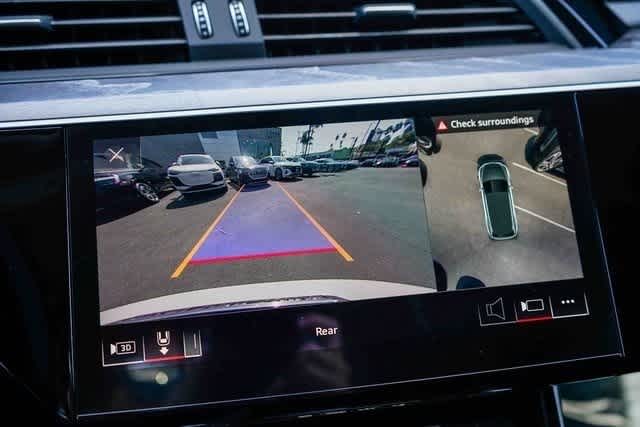 Thumbnail: 2022 Audi e-tron - 24