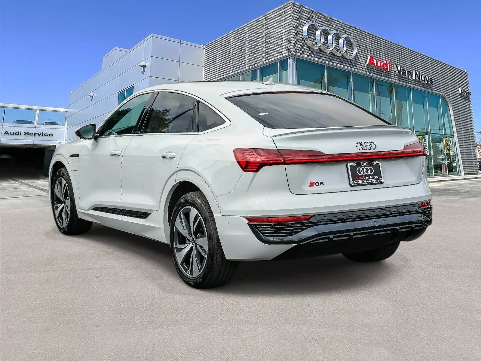 Thumbnail: 2024 Audi Q8 e-tron - 2