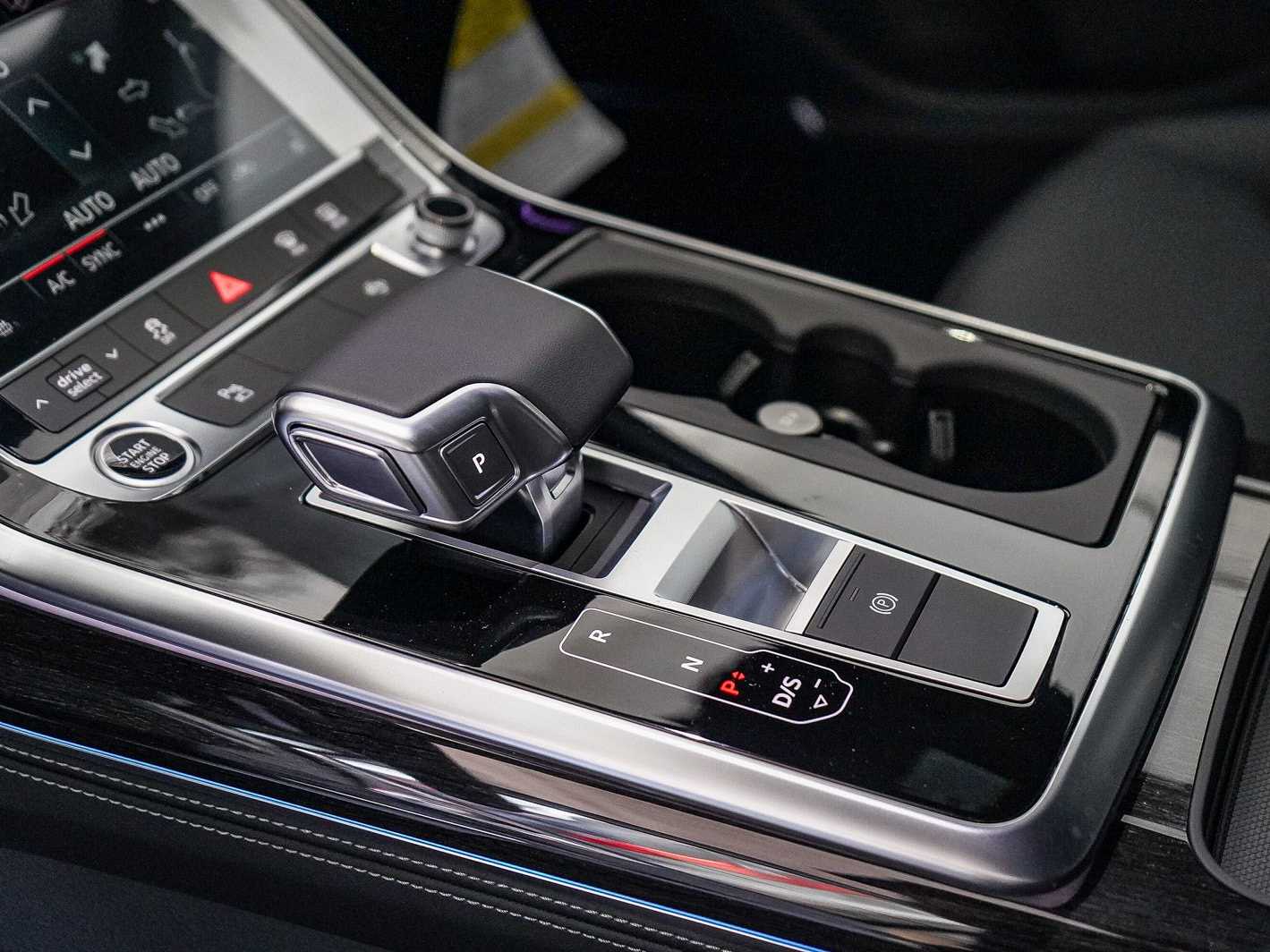 Thumbnail: 2026 Audi Q7 - 20