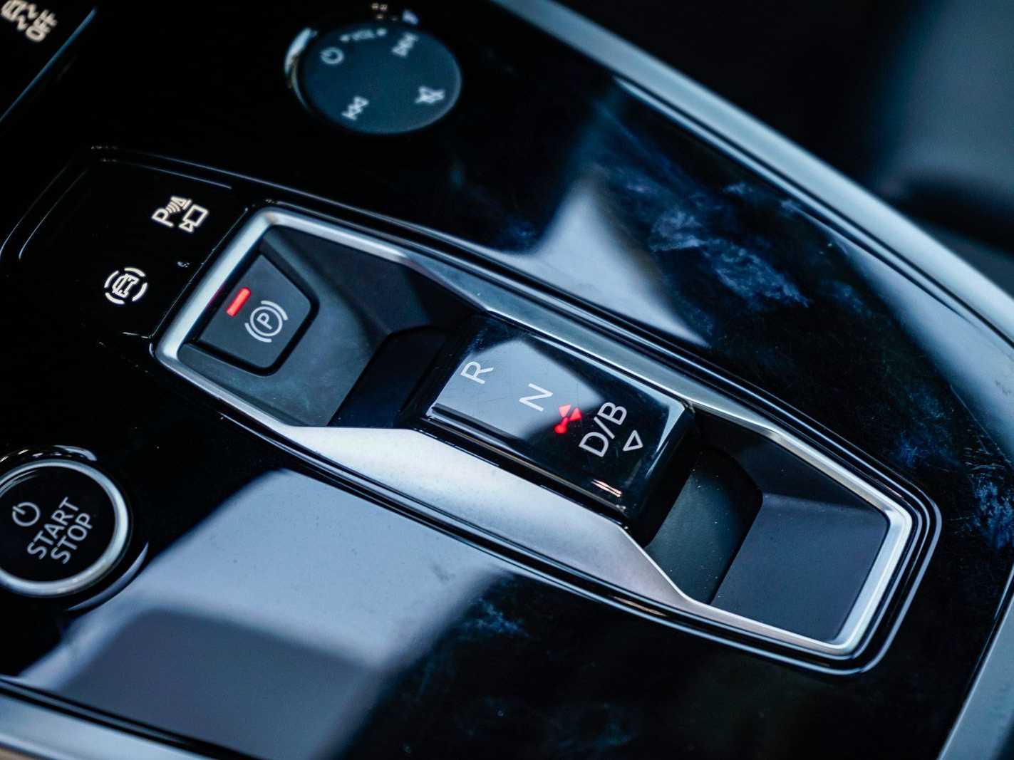 Thumbnail: 2023 Audi Q4 e-tron - 21