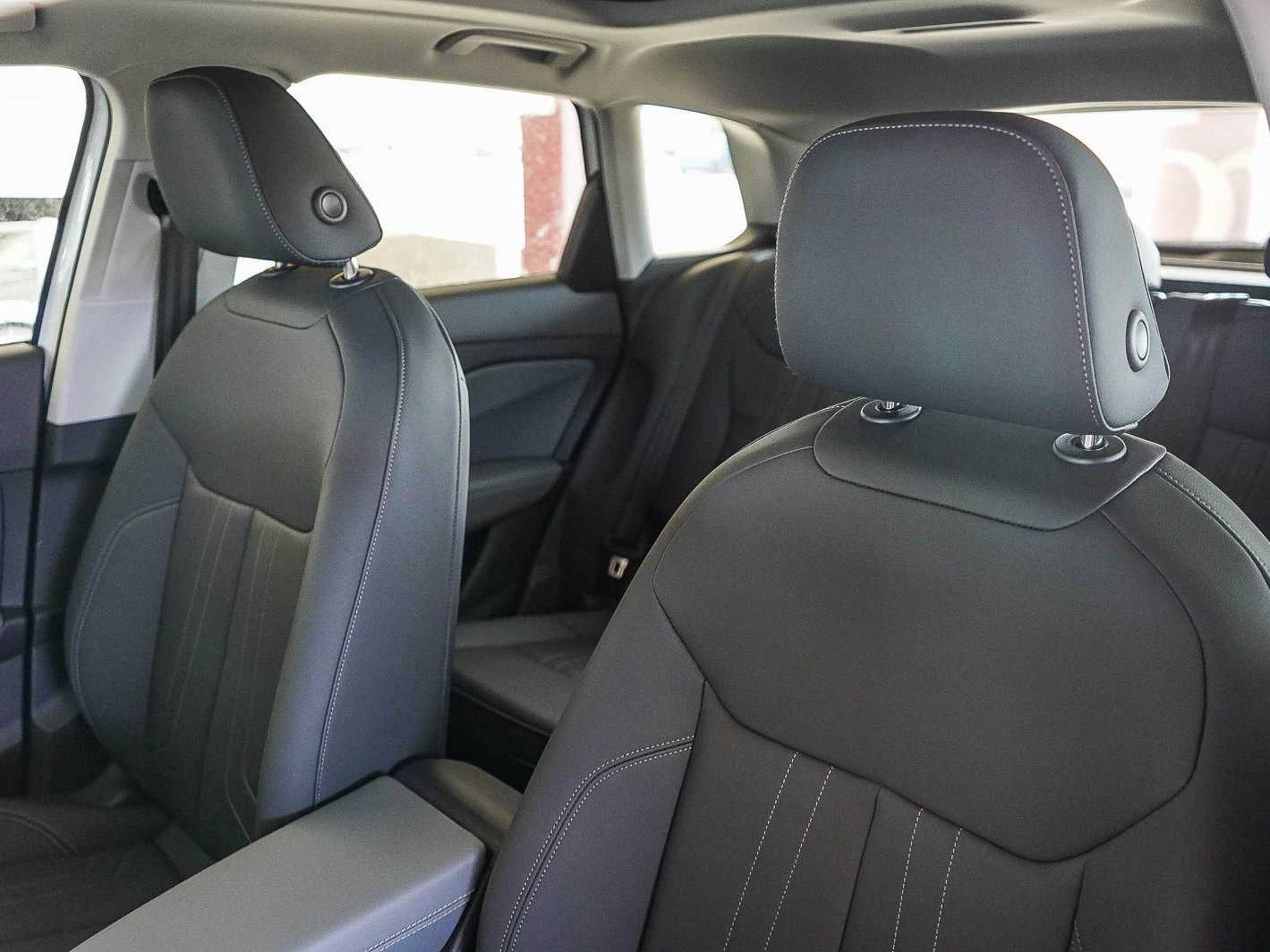 Thumbnail: 2026 Audi Q3 - 25