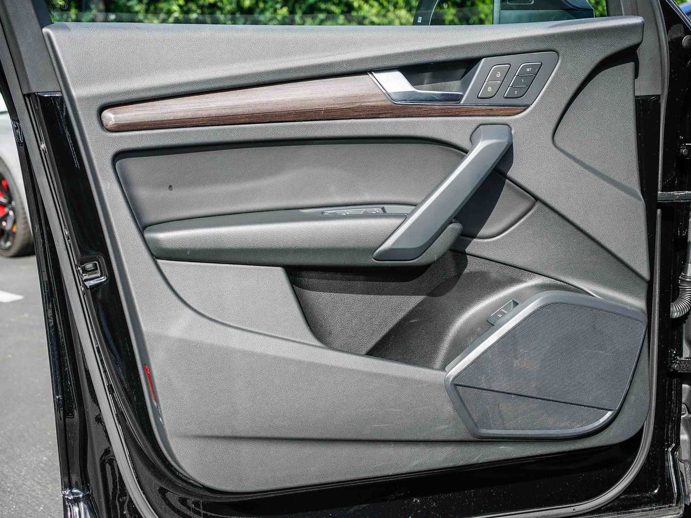 Thumbnail: 2023 Audi Q5 - 19