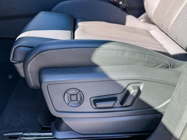 Thumbnail: 2025 Audi Q5 - 21