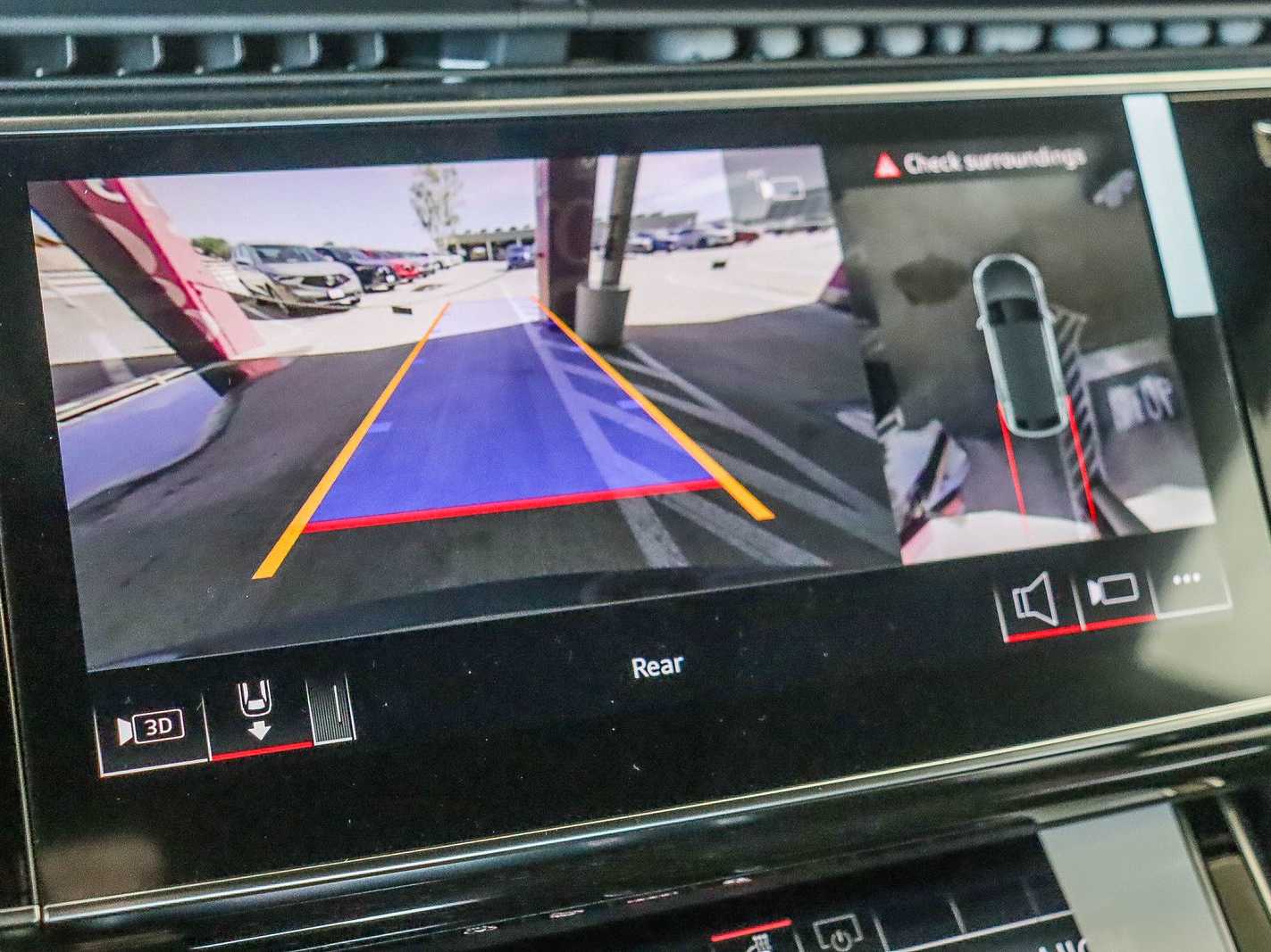 Thumbnail: 2026 Audi Q8 - 25