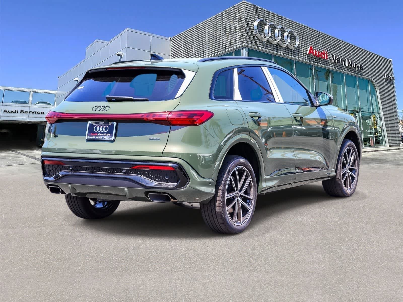 Thumbnail: 2026 Audi Q5 - 4