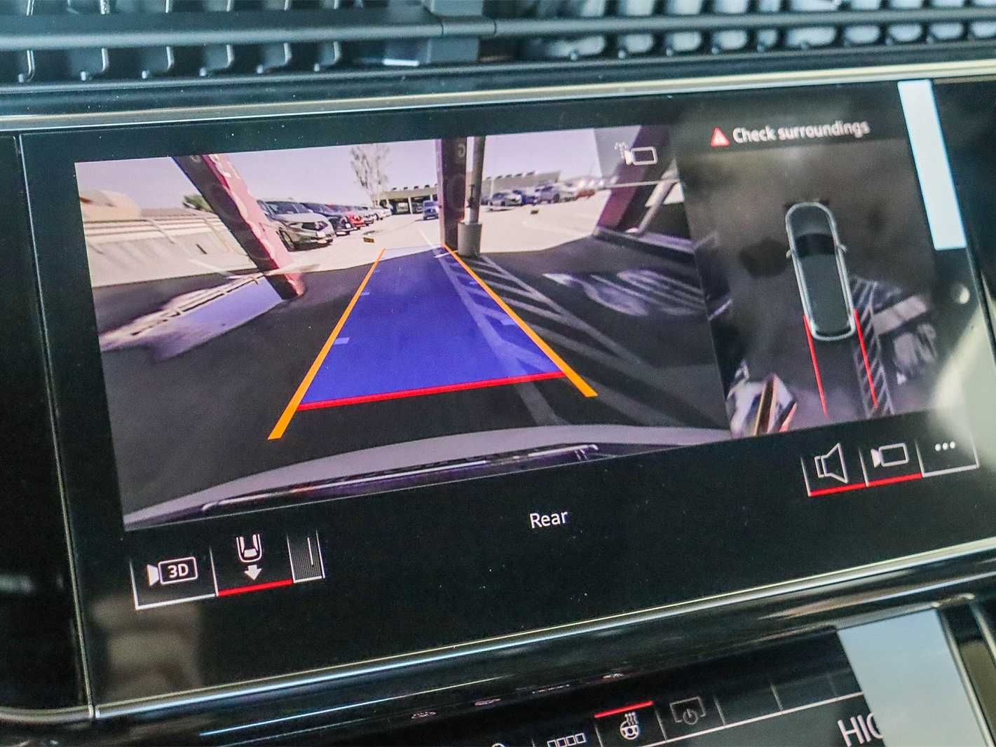 Thumbnail: 2026 Audi Q7 - 25