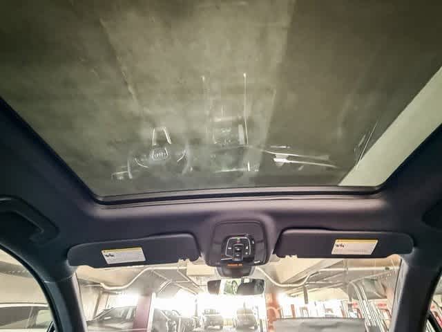 Thumbnail: 2025 Audi Q7 - 16