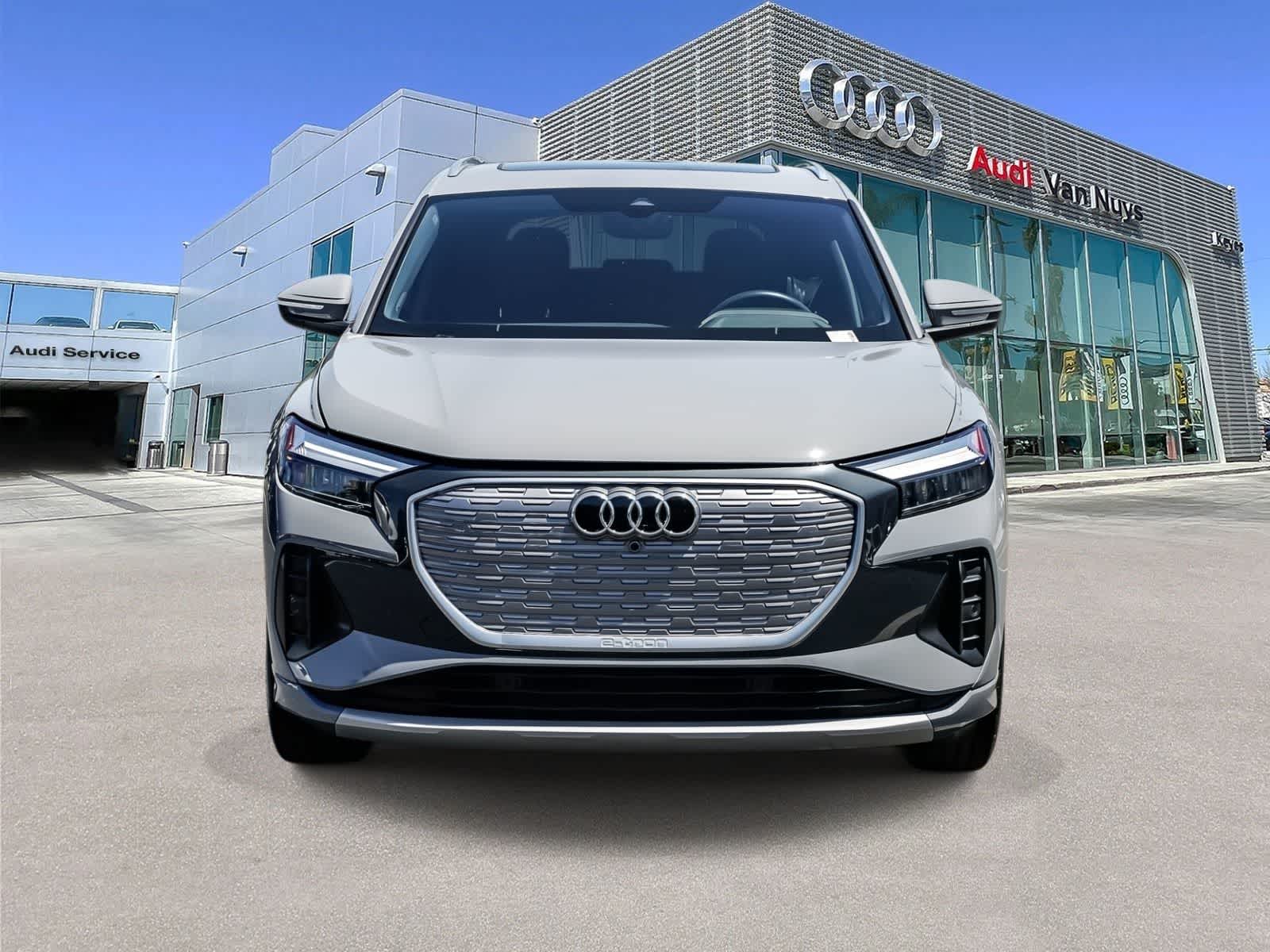 Thumbnail: 2023 Audi Q4 e-tron - 6