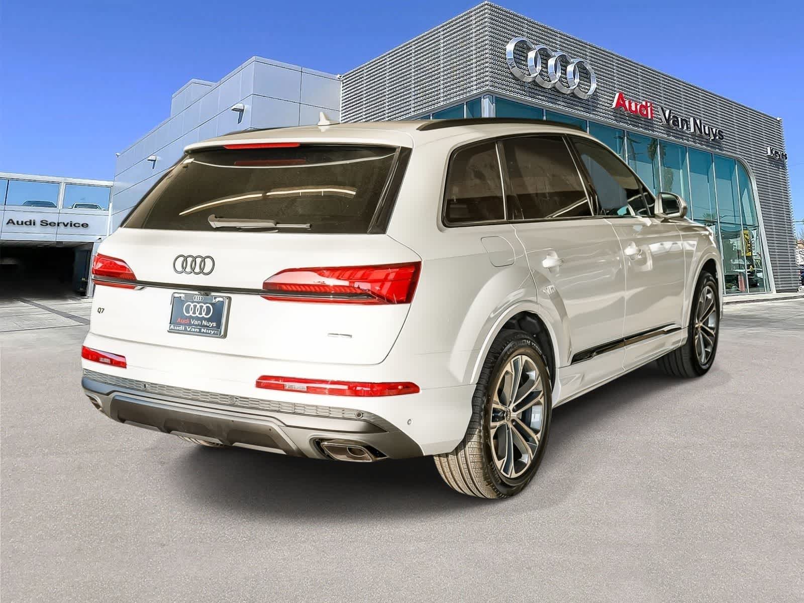 Thumbnail: 2026 Audi Q7 - 4