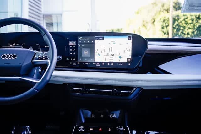 Thumbnail: 2025 Audi Q6 e-tron - 13