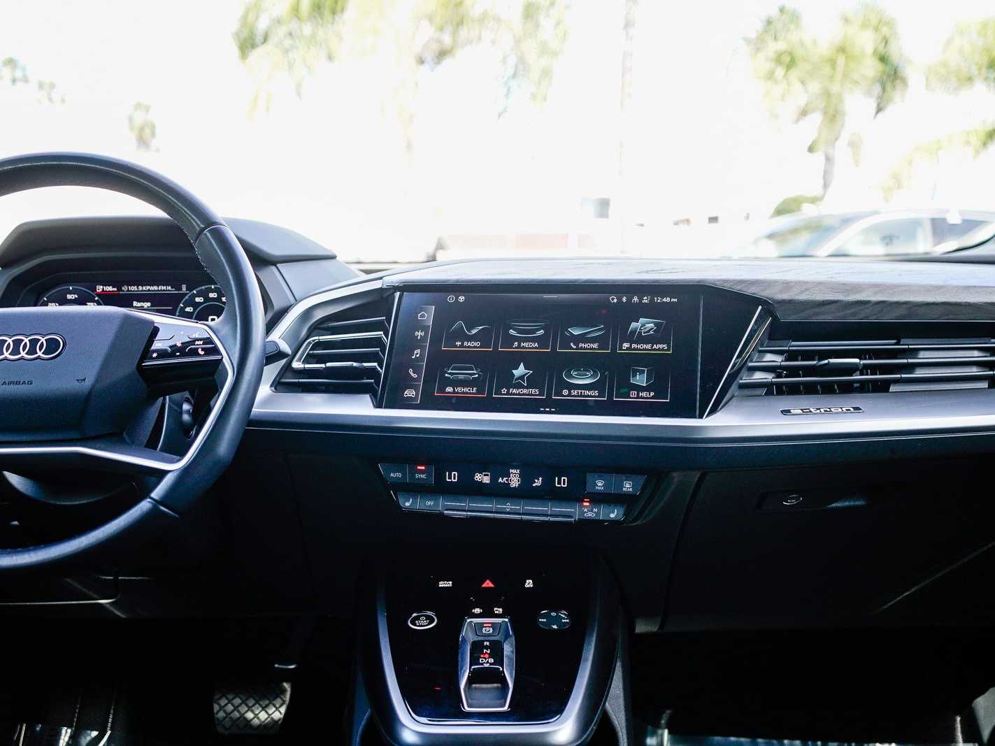 Thumbnail: 2023 Audi Q4 e-tron - 13