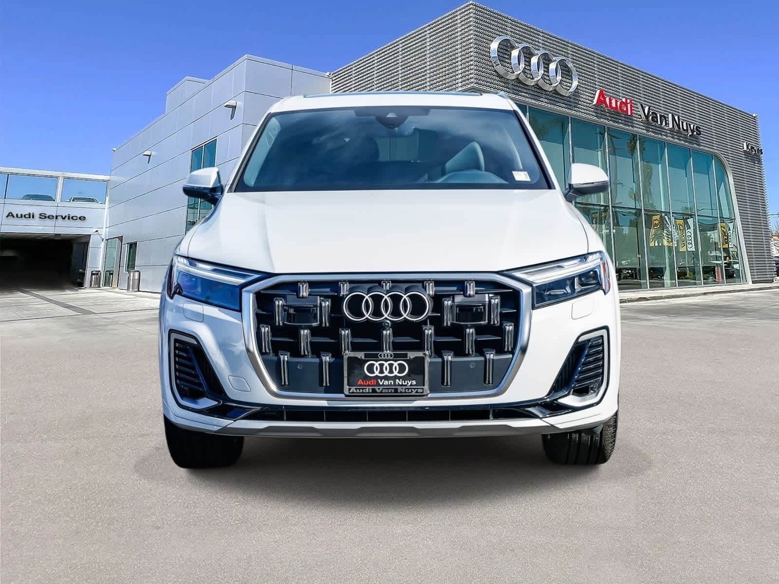 Thumbnail: 2025 Audi Q7 - 6