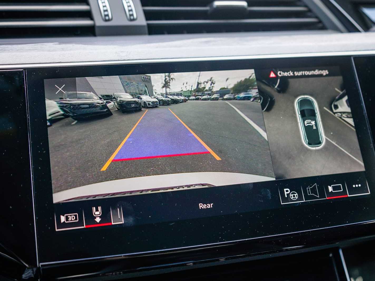 Thumbnail: 2024 Audi Q8 e-tron - 23