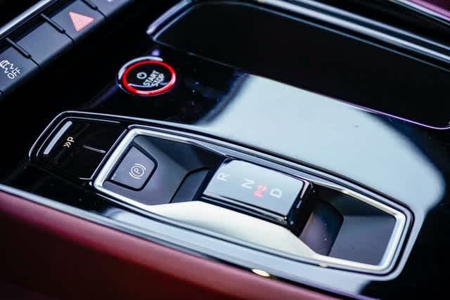 Thumbnail: 2024 Audi e-tron GT - 21