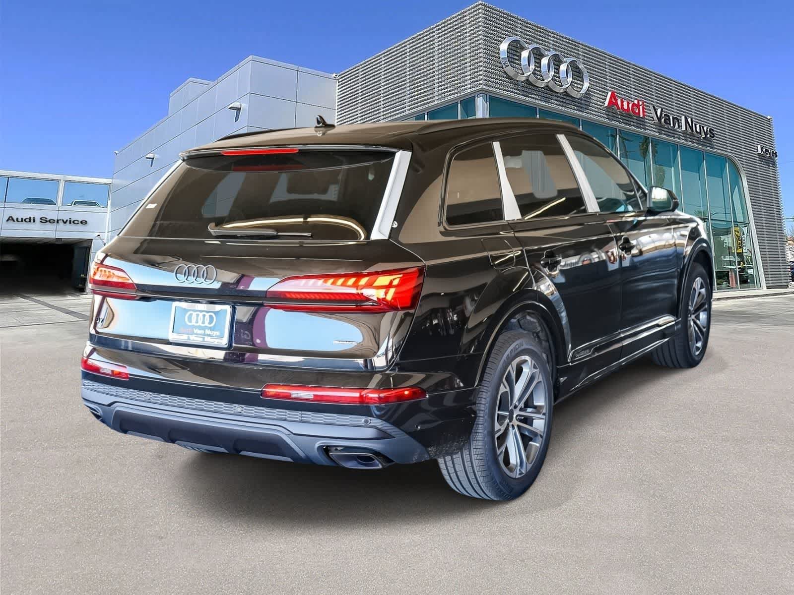 Thumbnail: 2026 Audi Q7 - 4