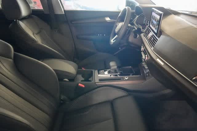 Thumbnail: 2025 Audi Q5 - 24