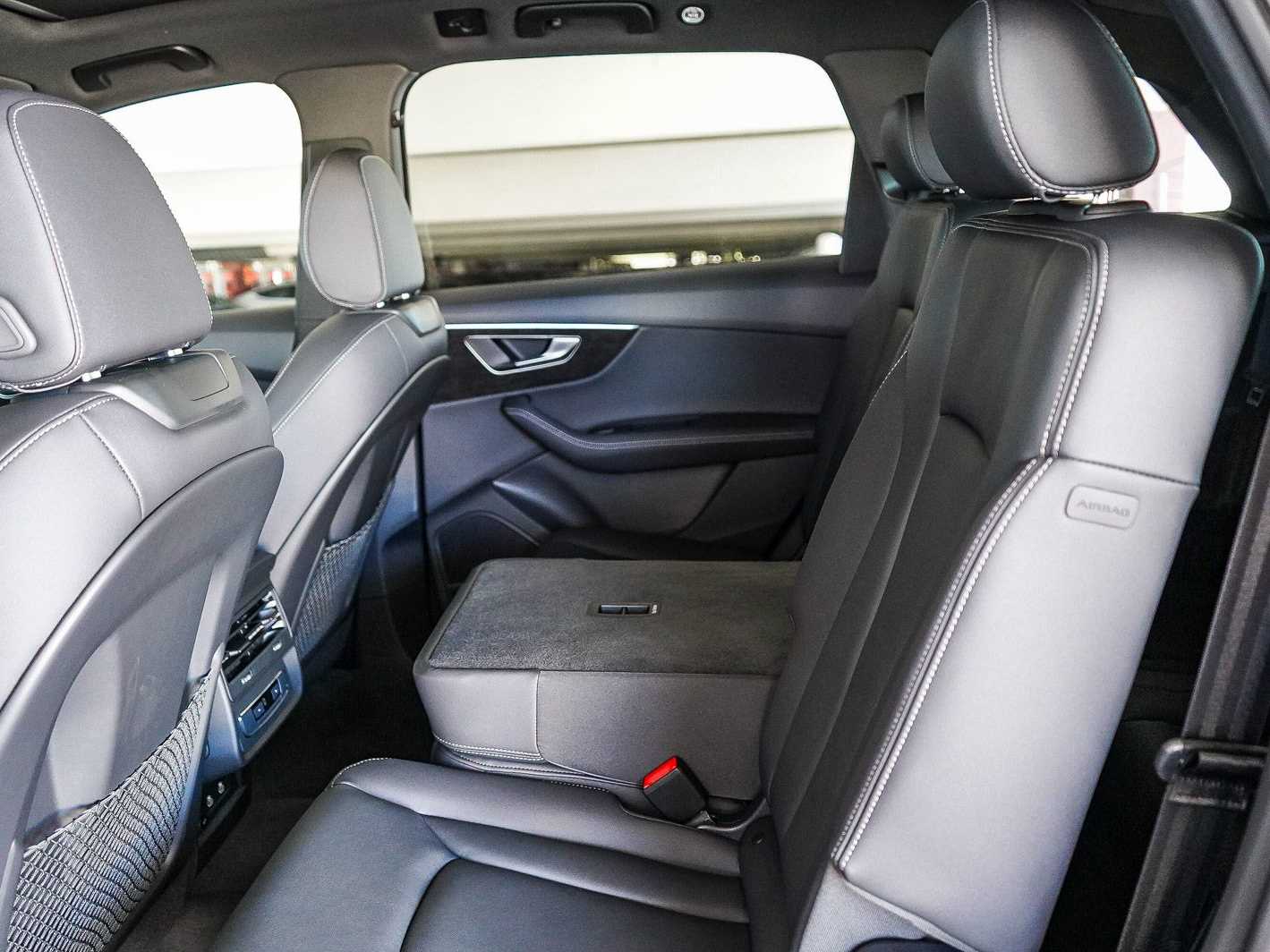 Thumbnail: 2026 Audi Q7 - 18