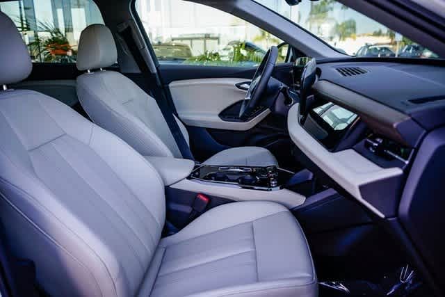 Thumbnail: 2025 Audi Q6 e-tron - 16