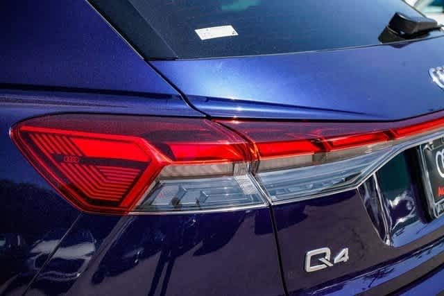 Thumbnail: 2023 Audi Q4 e-tron - 9