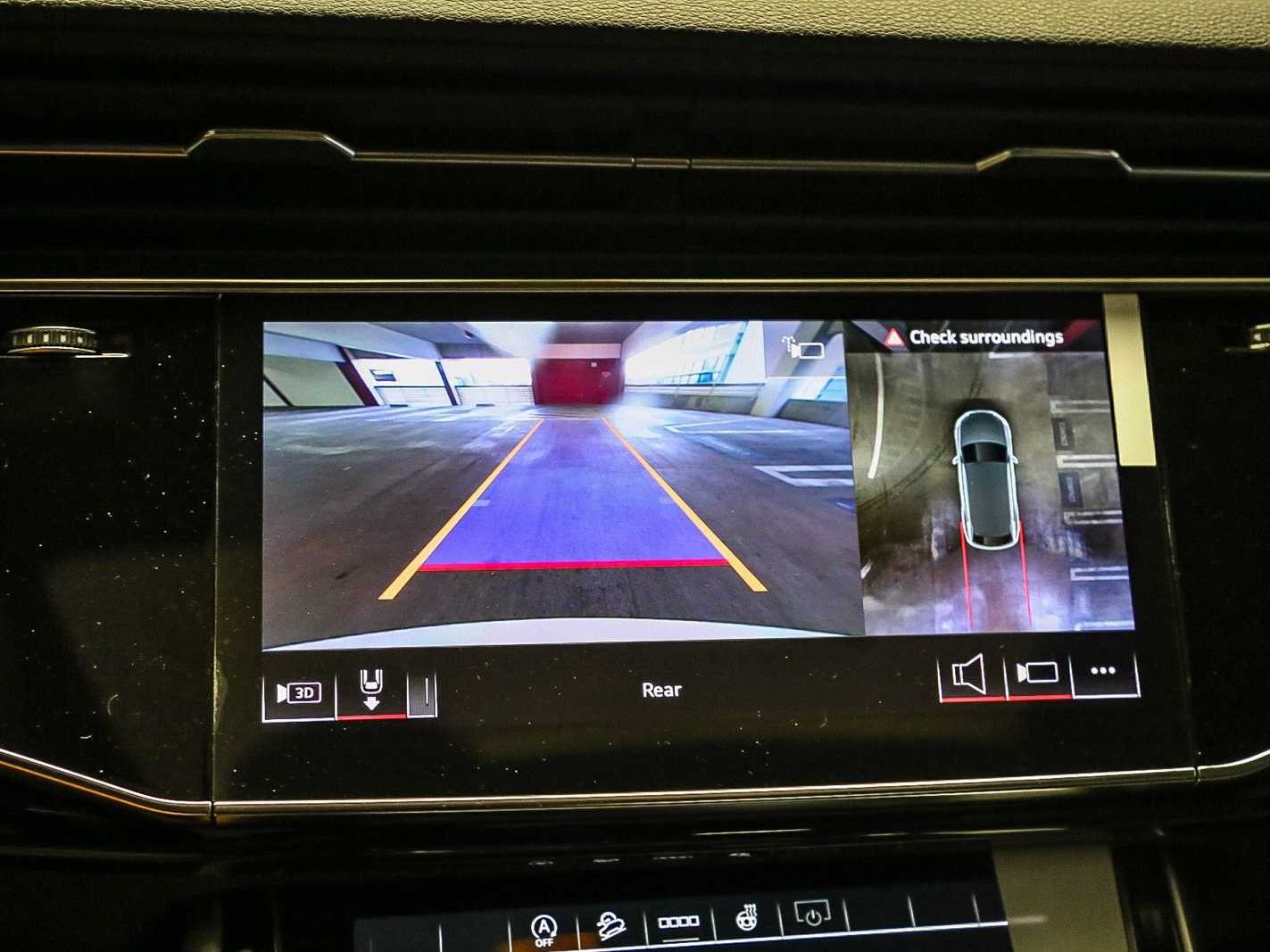 Thumbnail: 2026 Audi Q8 - 21