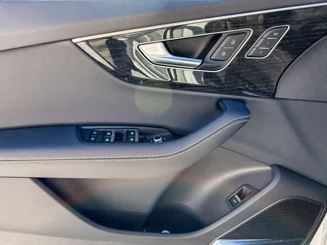 Thumbnail: 2025 Audi Q7 - 22