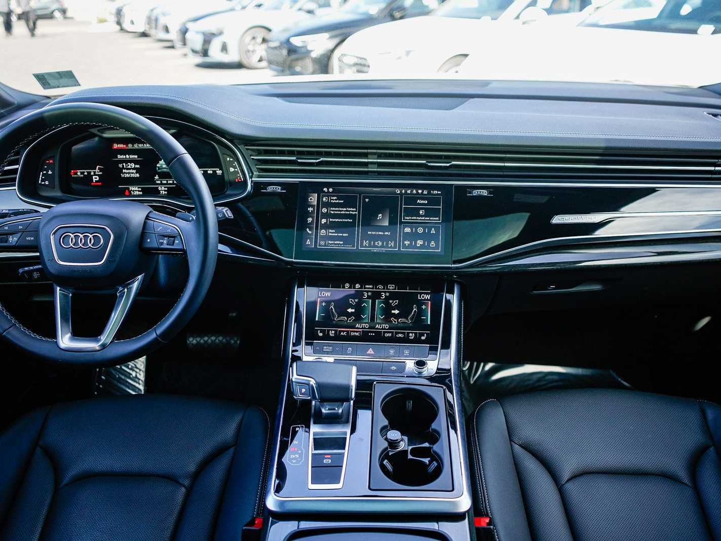 Thumbnail: 2025 Audi Q7 - 12