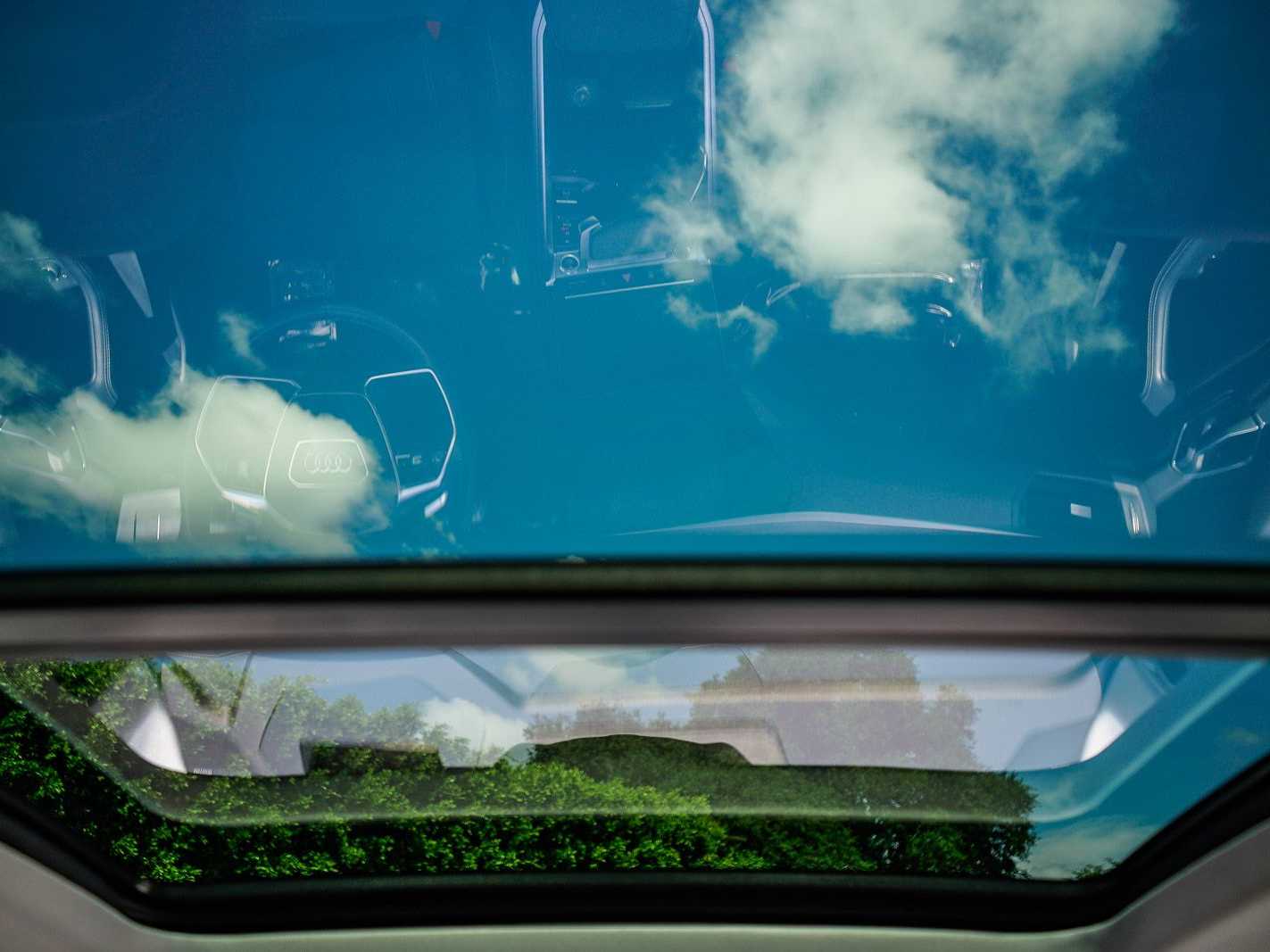 Thumbnail: 2024 Audi Q8 e-tron - 11