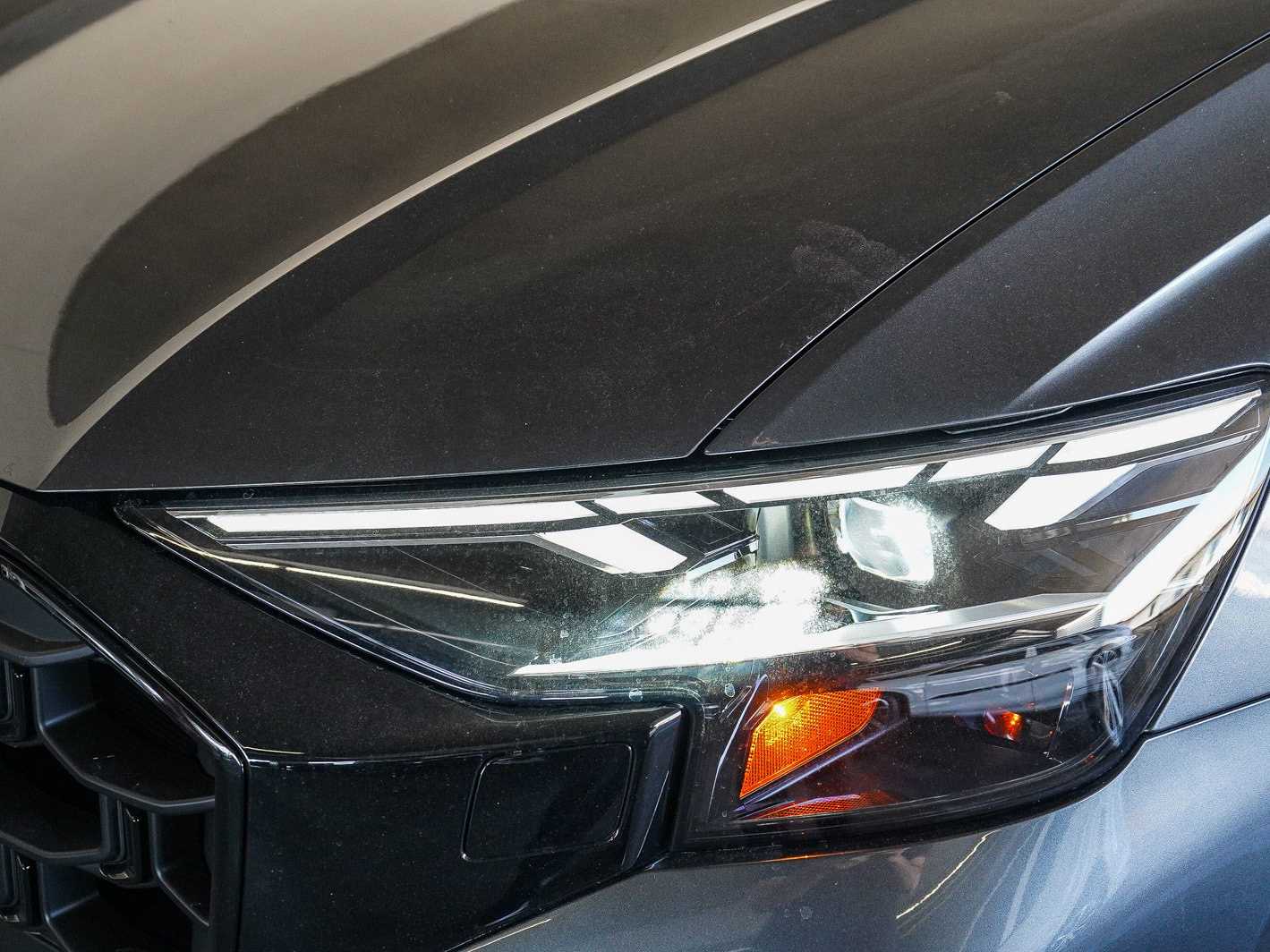 Thumbnail: 2026 Audi SQ8 - 10