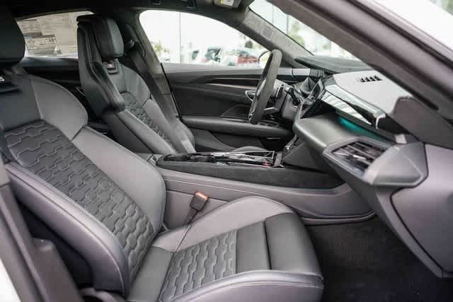 Thumbnail: 2025 Audi RS e-tron GT - 17