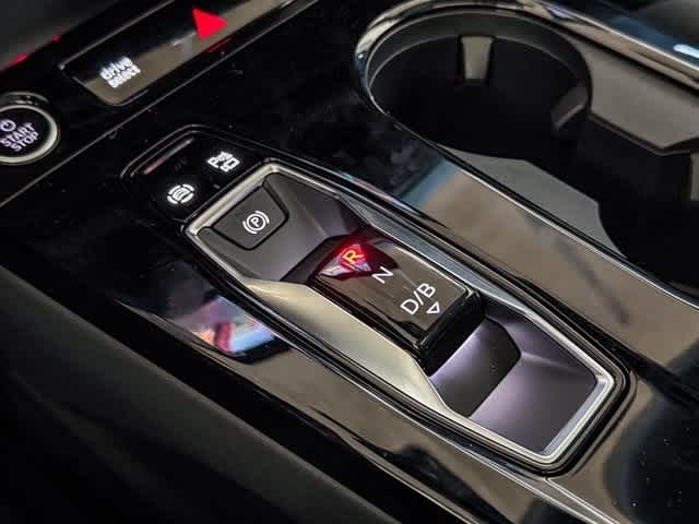 Thumbnail: 2025 Audi Q6 e-tron - 25