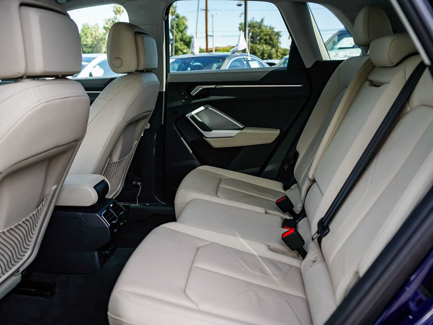 Thumbnail: 2025 Audi Q3 - 18