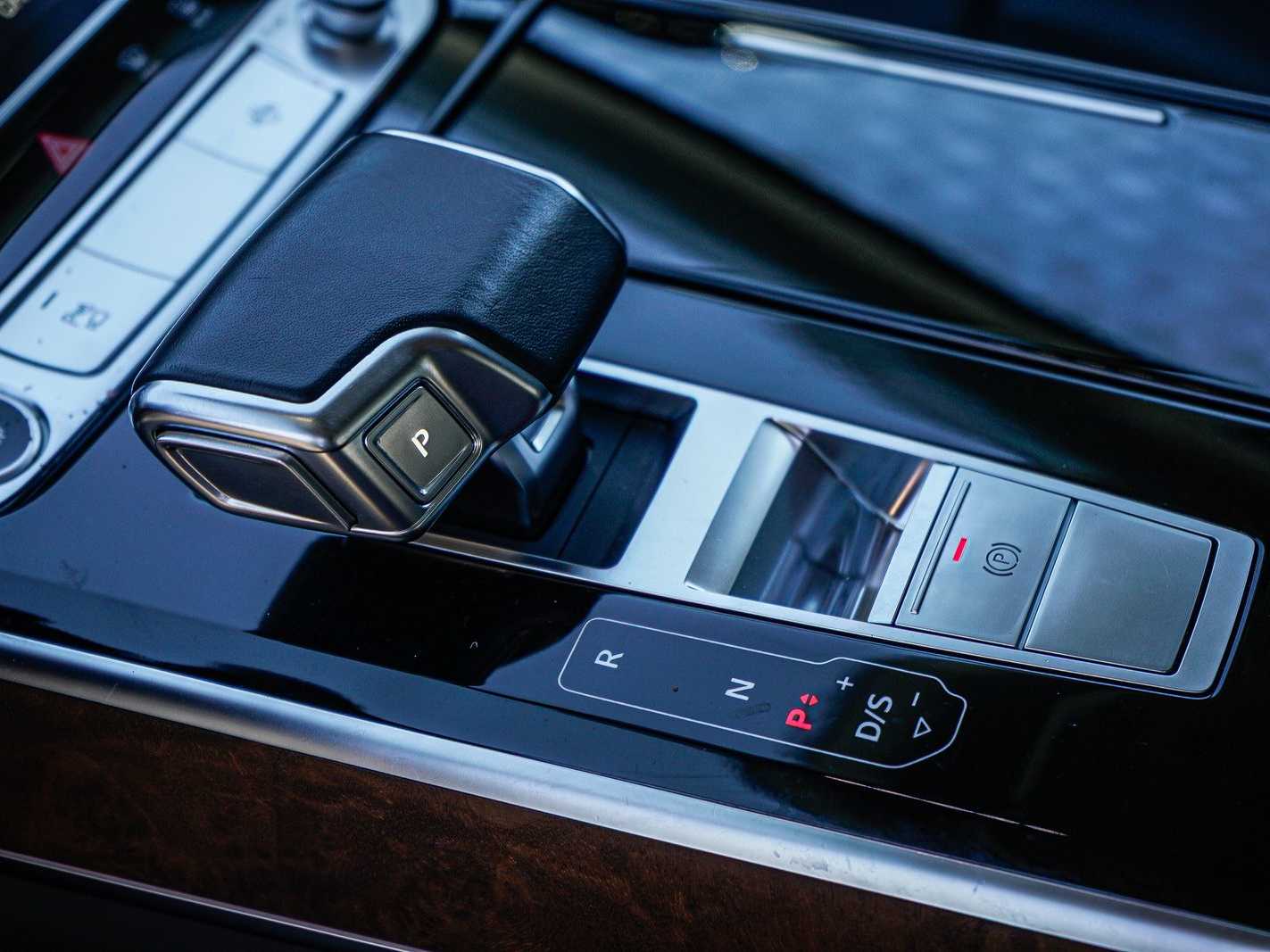 Thumbnail: 2022 Audi A8 - 21