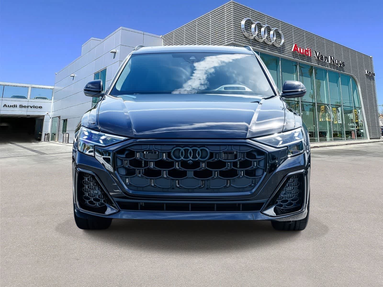 Thumbnail: 2026 Audi SQ8 - 6