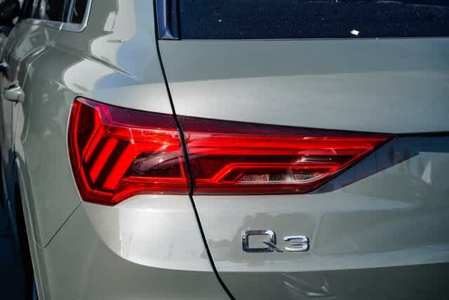 Thumbnail: 2022 Audi Q3 - 9