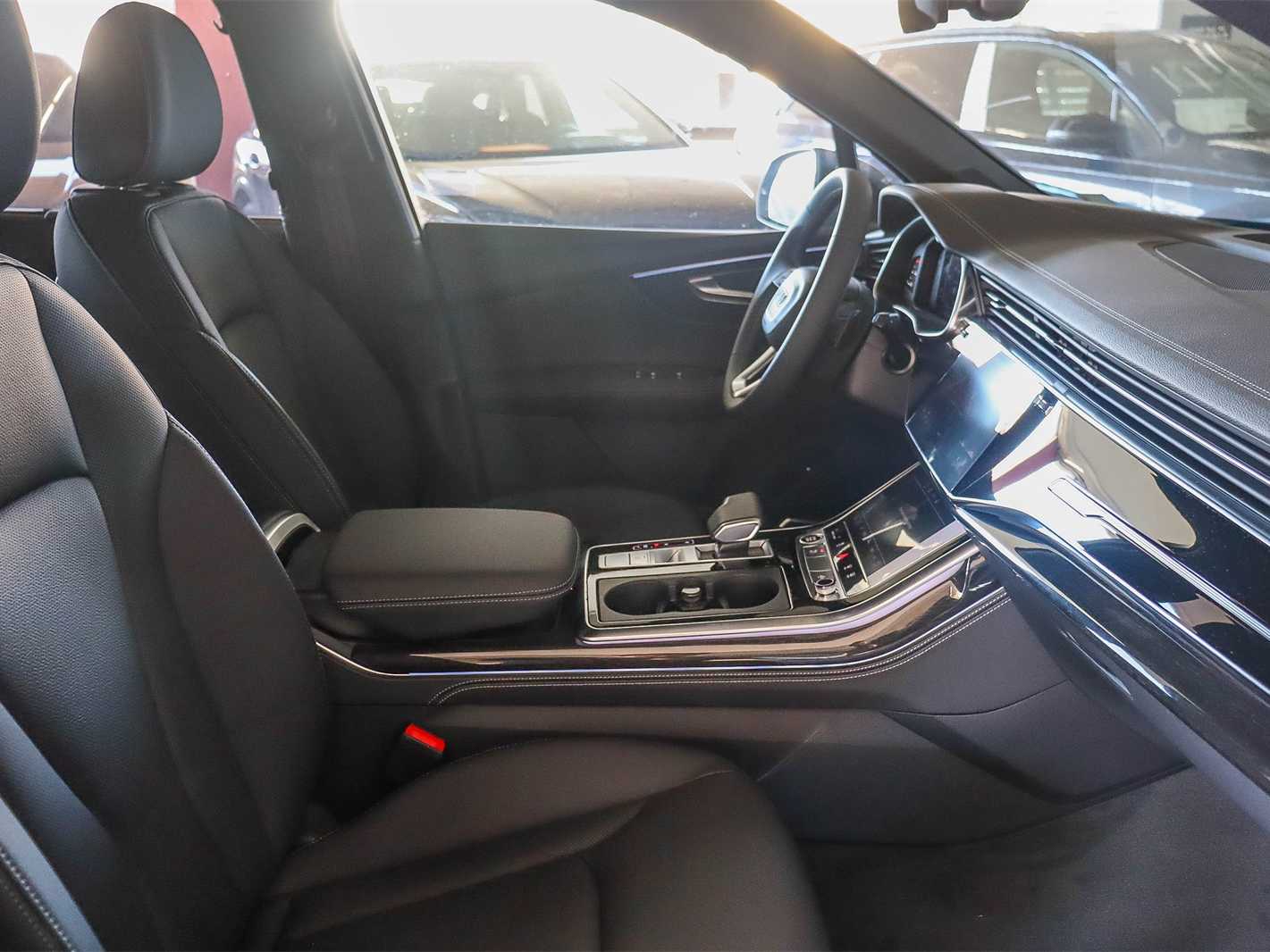 Thumbnail: 2026 Audi Q7 - 17