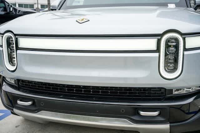 Thumbnail: 2023 Rivian R1T - 8