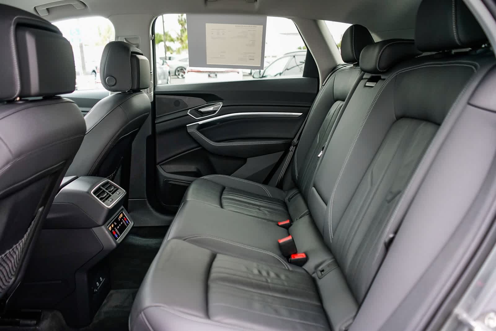 Thumbnail: 2023 Audi e-tron - 18