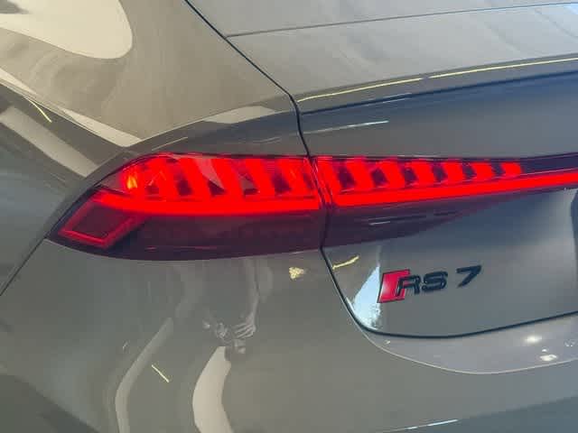 Thumbnail: 2026 Audi RS 7 - 7