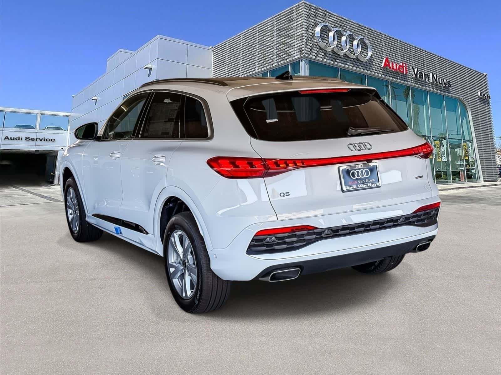 Thumbnail: 2025 Audi Q5 - 6