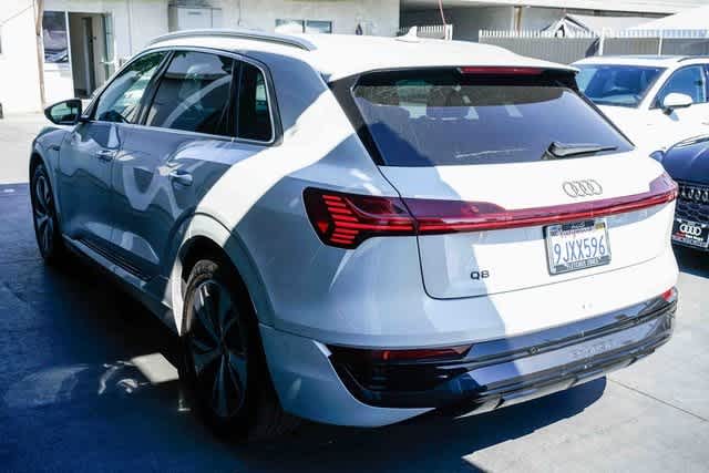 Thumbnail: 2024 Audi Q8 e-tron - 2