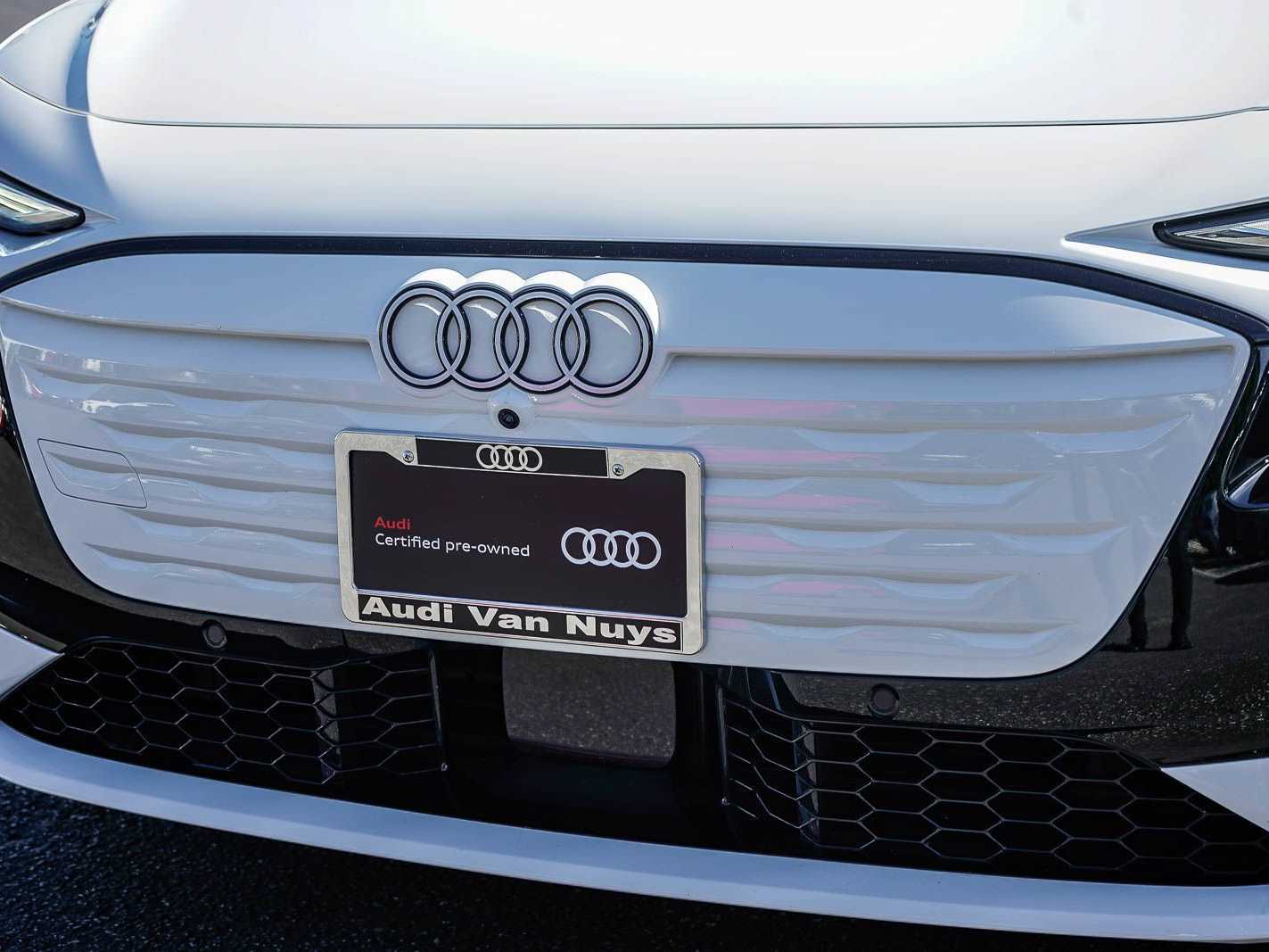 Thumbnail: 2025 Audi e-tron - 8