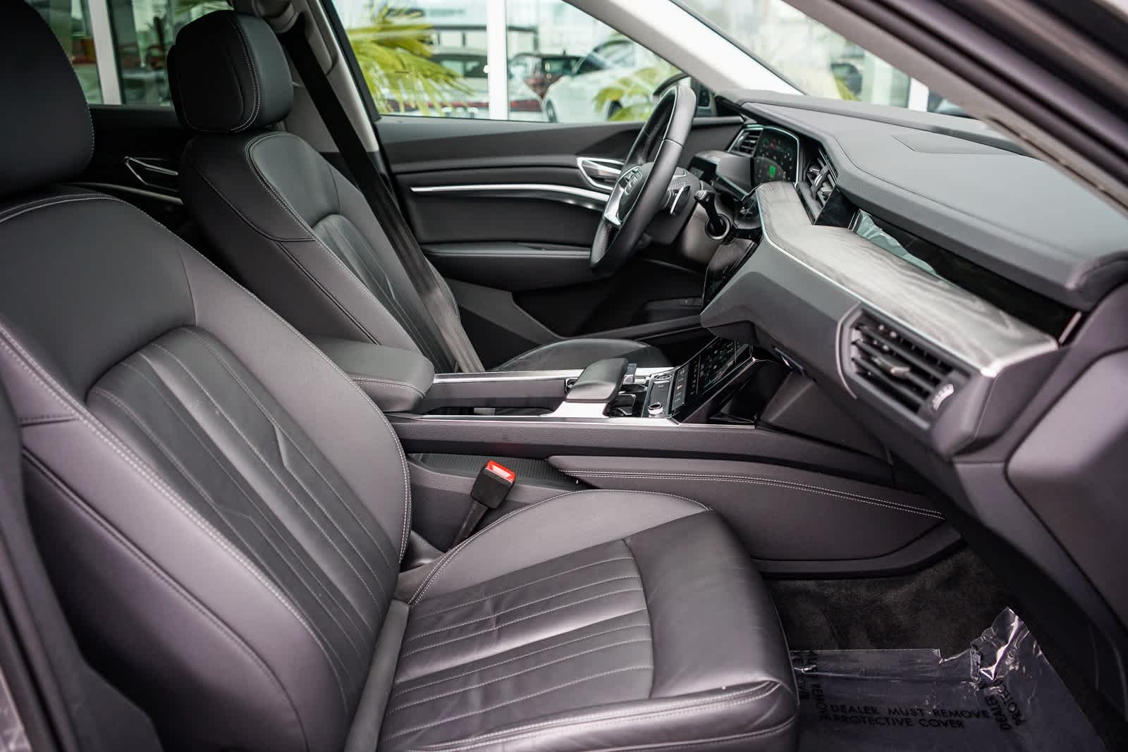 Thumbnail: 2023 Audi e-tron - 16