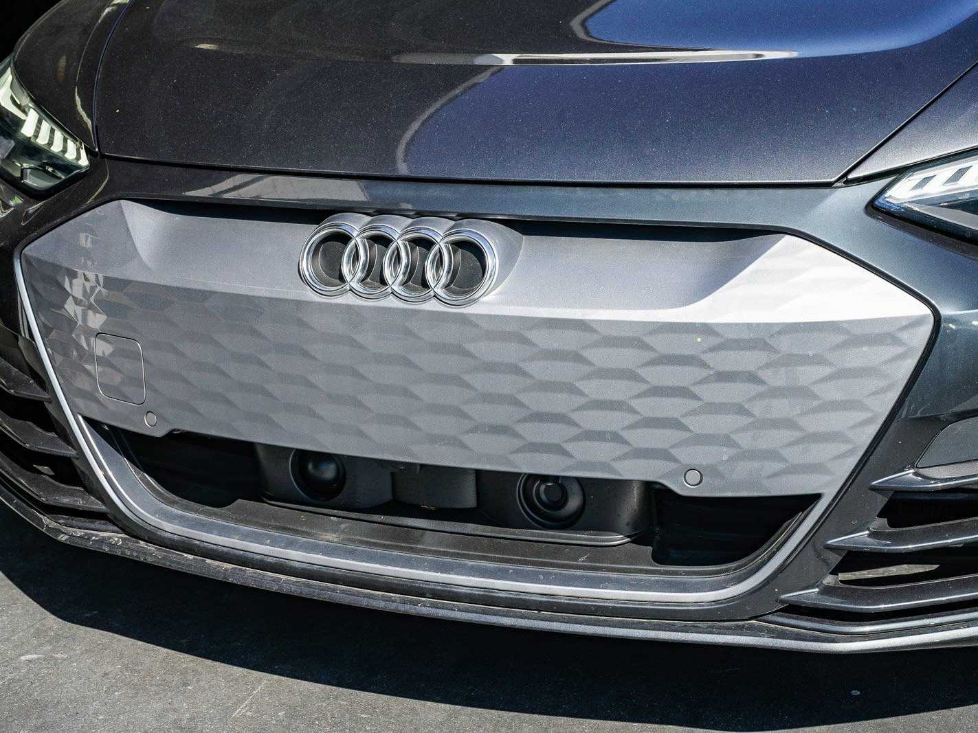 Thumbnail: 2022 Audi e-tron GT - 8