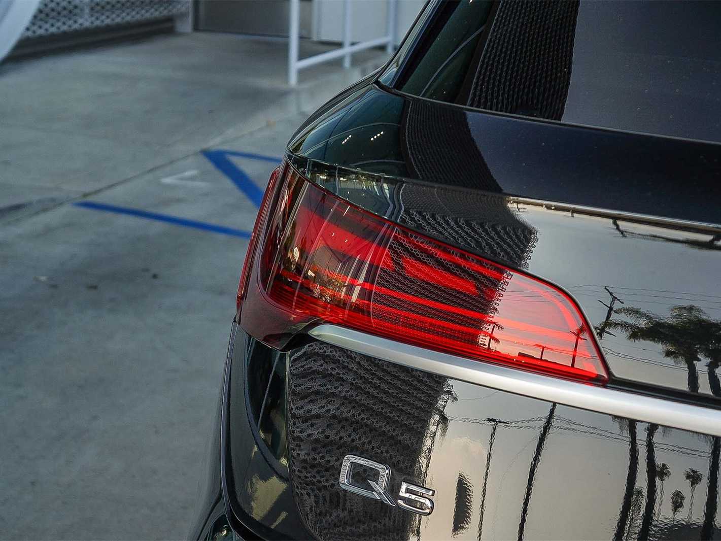 Thumbnail: 2023 Audi Q5 - 7