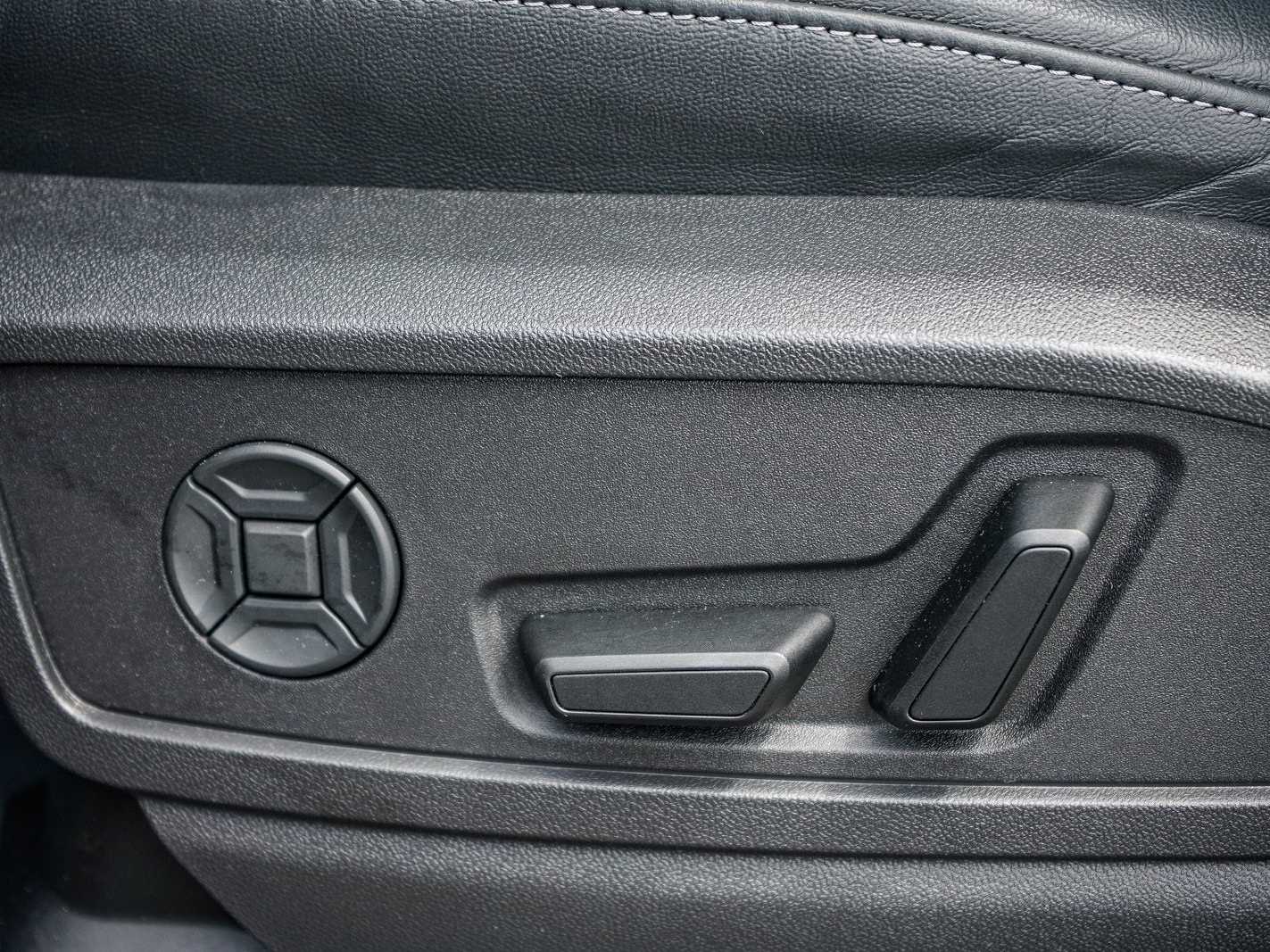 Thumbnail: 2025 Audi Q5 - 20