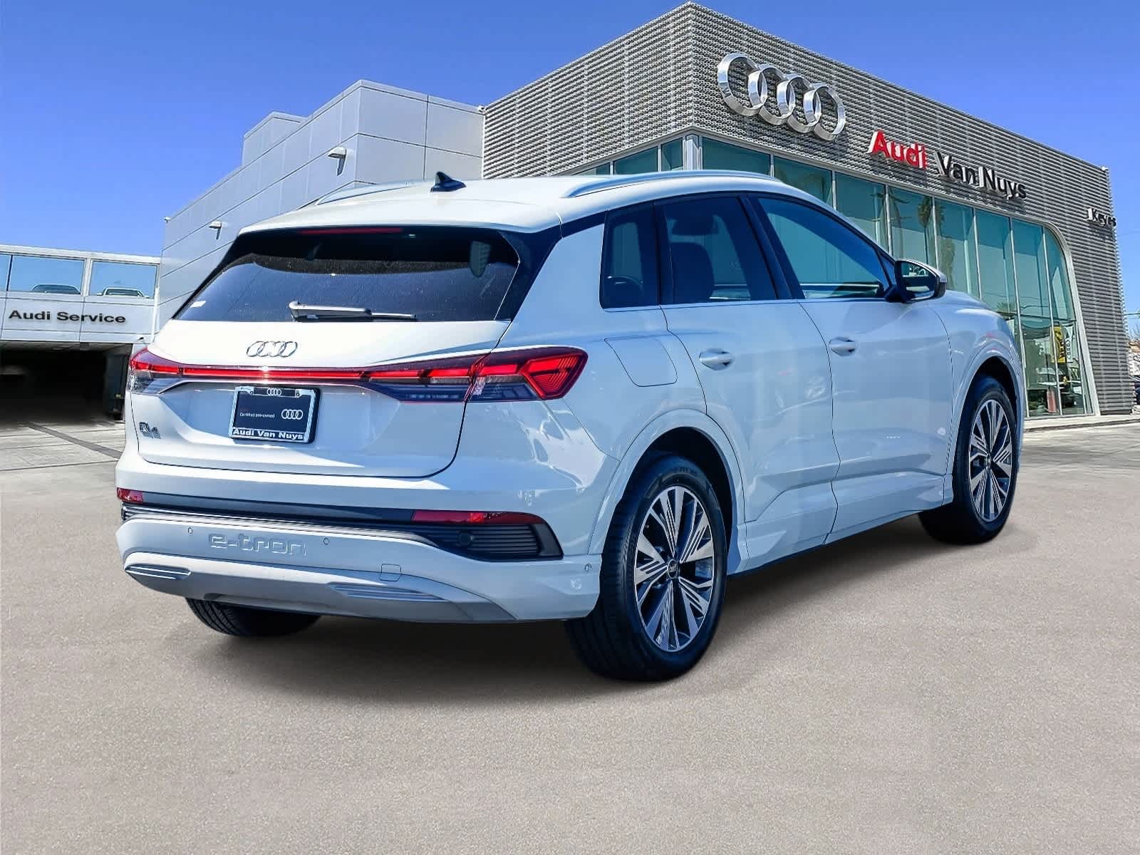 Thumbnail: 2024 Audi Q4 e-tron - 4