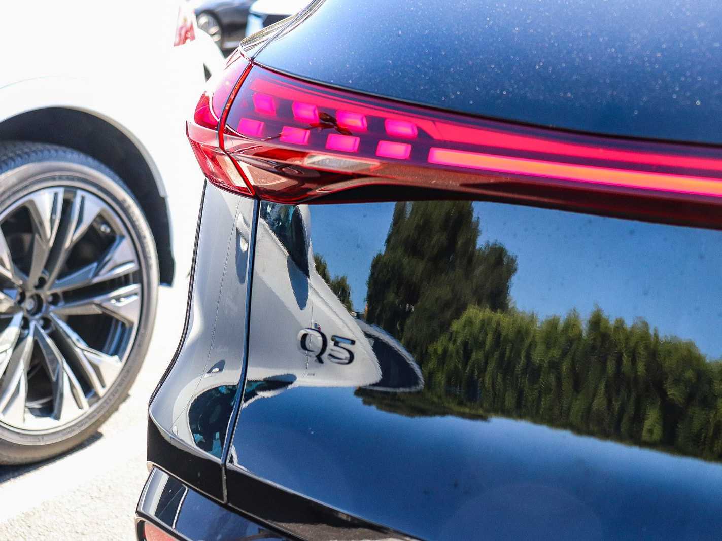 Thumbnail: 2025 Audi Q5 - 10